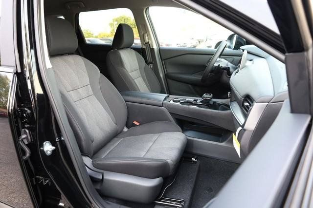 New 2026 Nissan Rogue SV AWD/4WD image 24