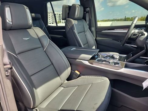 Certified 2026 Cadillac Escalade Luxury w/ Touring Package AWD/4WD image 21
