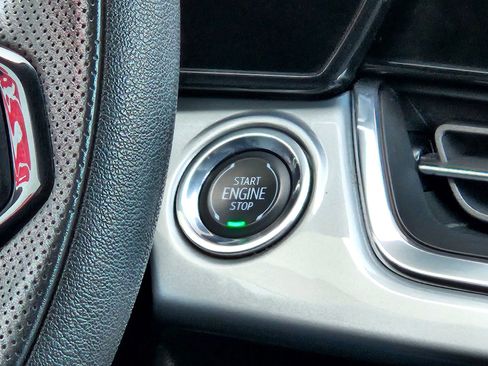 Used 2025 Chevrolet Trax LT FWD image 14