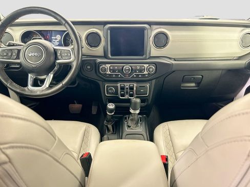 Used 2023 Jeep Wrangler Altitude image 13