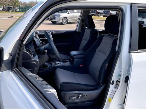 Used 2021 Toyota 4Runner SR5 image 7