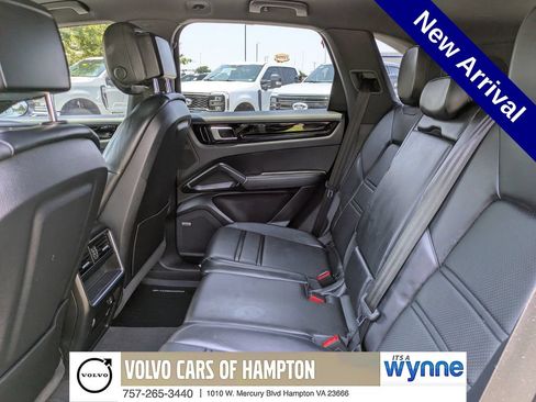 Used 2019 Porsche Cayenne AWD/4WD image 14