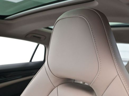 Used 2025 Porsche Panamera image 19