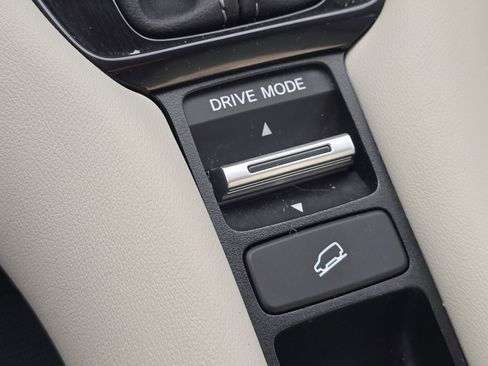 Certified 2023 Honda HR-V LX image 7