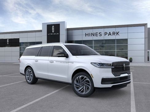 New 2025 Lincoln Navigator L Reserve image 7
