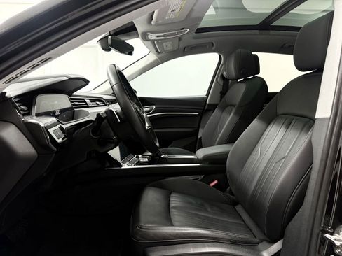 Used 2021 Audi e-tron Premium w/ Black Optic Package image 13