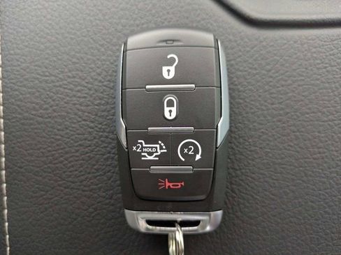 New 2026 RAM 2500 Laramie AWD/4WD image 30