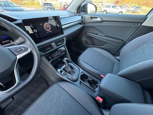 New 2026 Volkswagen Taos SE image 30