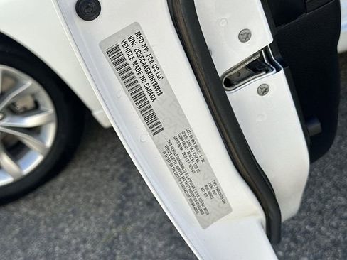 Used 2022 Chrysler 300 Touring image 33