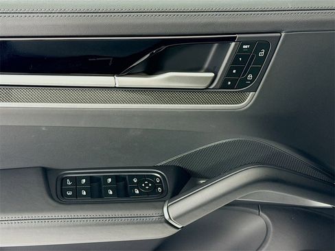 New 2025 Porsche Cayenne Turbo image 11