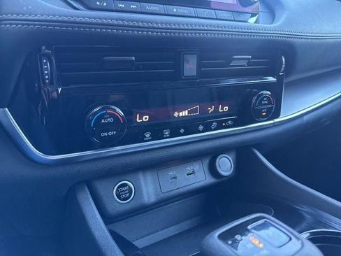 Used 2021 Nissan Rogue SV AWD/4WD image 32