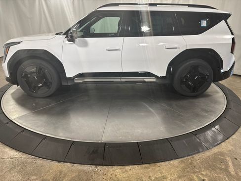 New 2026 Kia EV9 GT-Line image 3