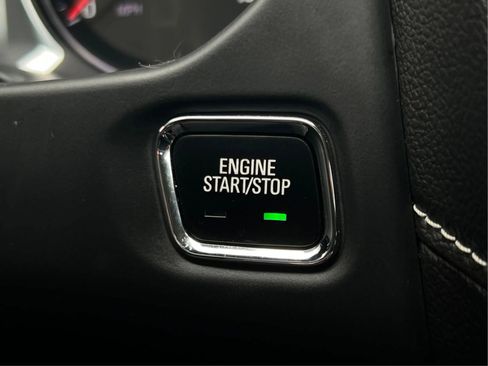 Used 2023 GMC Acadia SLE FWD image 38