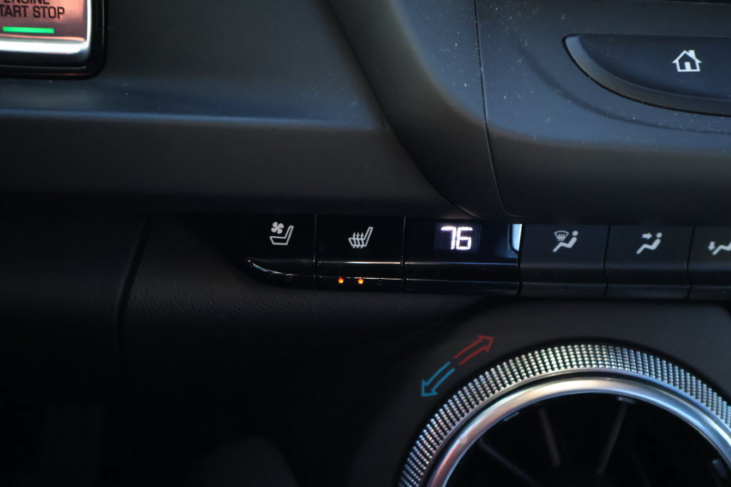 Used 2020 Chevrolet Camaro ZL1 RWD image 27