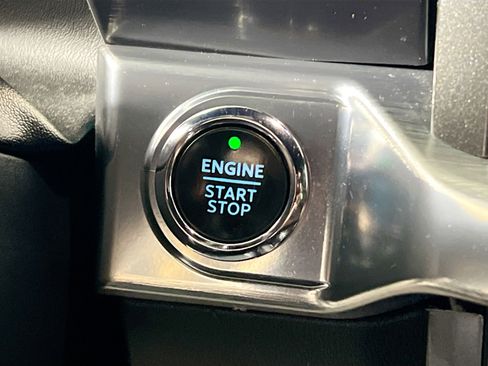 Used 2021 Ford F150 Lariat w/ Equipment Group 502A High image 24