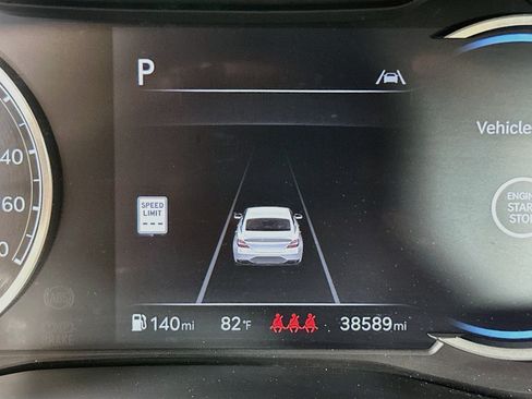 Used 2025 Genesis G70 2.5T RWD image 19