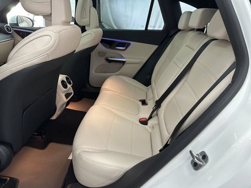 Used 2026 Mercedes-Benz GLC 300 image 23
