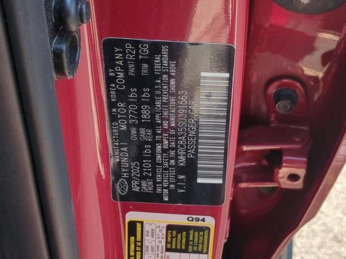 Used 2025 Hyundai Venue SEL FWD image 35
