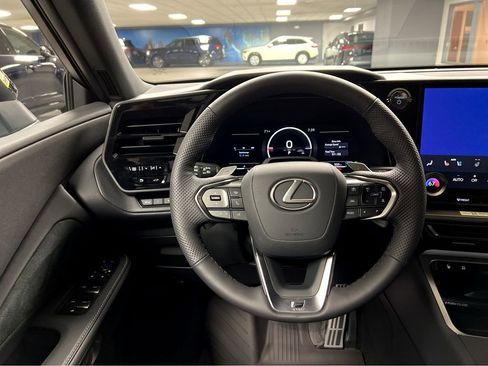 New 2026 Lexus TX 500h AWD image 30