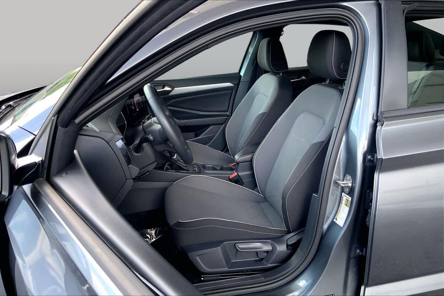 Used 2026 Volkswagen Jetta Sport FWD image 8