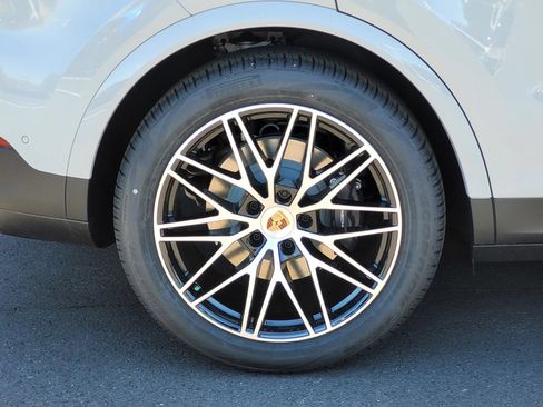 New 2026 Porsche Cayenne AWD/4WD image 10