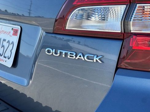 Used 2018 Subaru Outback 2.5i Premium AWD/4WD image 24