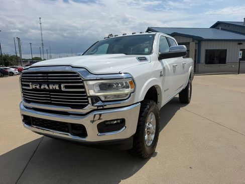 Used 2019 RAM 2500 Laramie w/ Cold Weather Group AWD/4WD image 2
