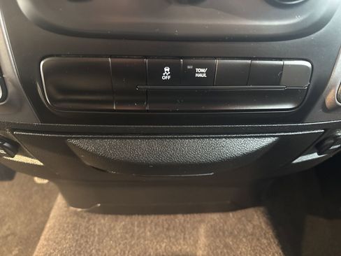 Used 2024 RAM 1500 Classic SLT image 24