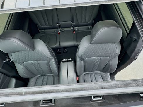 Used 2022 BMW X7 M50i w/ Dynamic Handling Package image 14