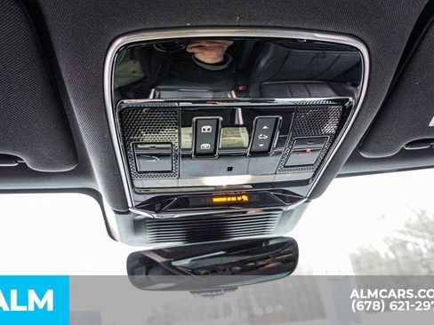 Used 2024 Land Rover Range Rover Sport SE image 33