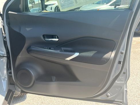 Used 2024 Nissan Kicks SV FWD image 5