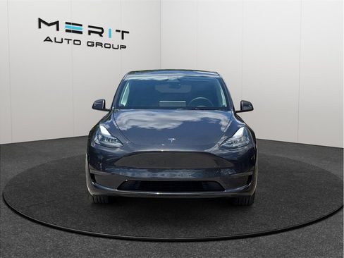 Used 2024 Tesla Model Y 2WD image 3