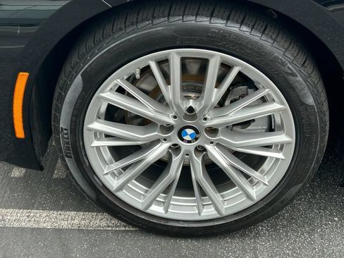 Used 2023 BMW 330i Sedan w/ Convenience Package RWD image 9