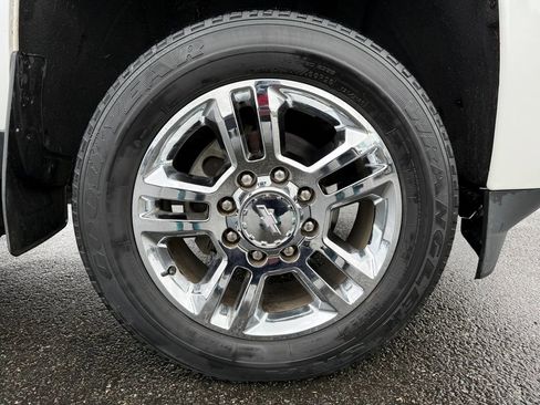 Used 2019 Chevrolet Silverado 2500 High Country w/ Duramax Plus Package AWD/4WD image 11