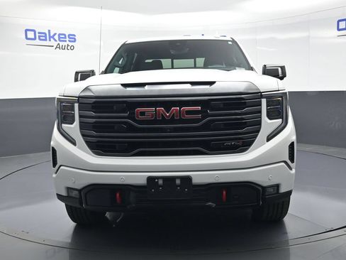 Used 2022 GMC Sierra 1500 AT4 w/ AT4 Premium Package AWD/4WD image 3