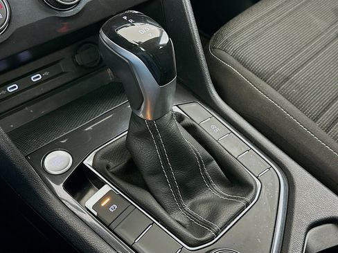 Used 2022 Volkswagen Tiguan S image 24