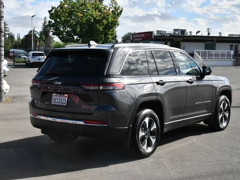 Used 2022 Jeep Grand Cherokee Limited 4xe w/ MOPAR Finishing Package AWD/4WD image 8