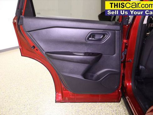 Used 2024 Nissan Rogue S FWD image 32