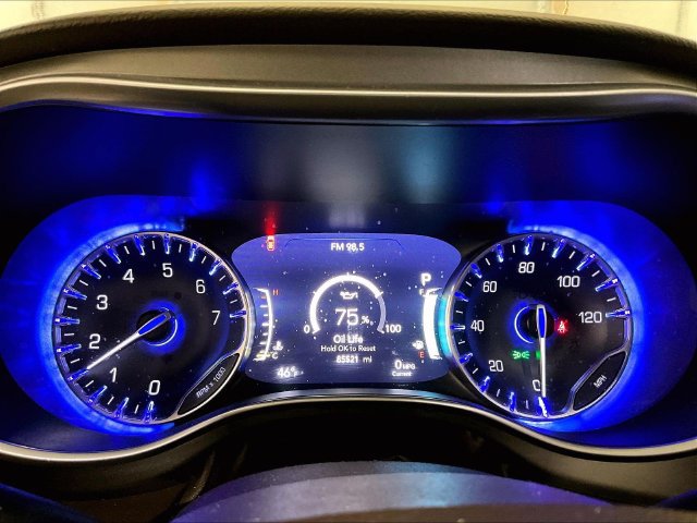 Used 2019 Chrysler Pacifica Touring-L Plus w/ Tire & Wheel Group FWD image 20