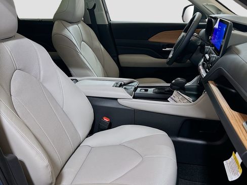 New 2026 Toyota Grand Highlander Limited image 29