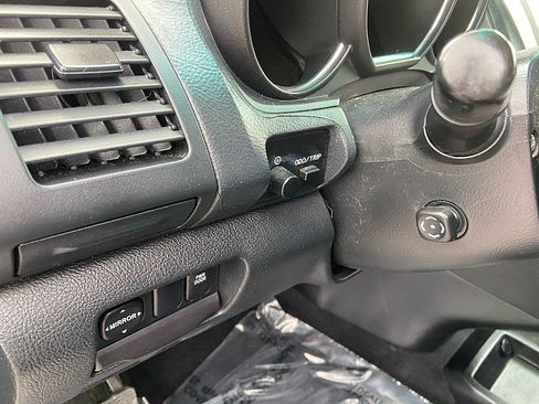 Used 2005 Lexus RX 330 AWD image 7