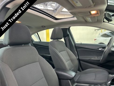 Used 2018 Chevrolet Cruze LT image 14