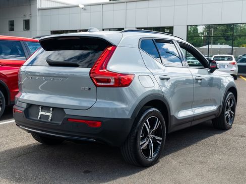 Used 2024 Volvo XC40 B5 Core AWD/4WD image 5