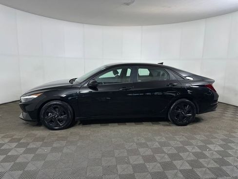 Used 2021 Hyundai Elantra SEL w/ Convenience Package image 6