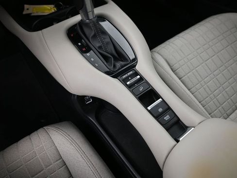 Certified 2023 Honda HR-V LX image 20