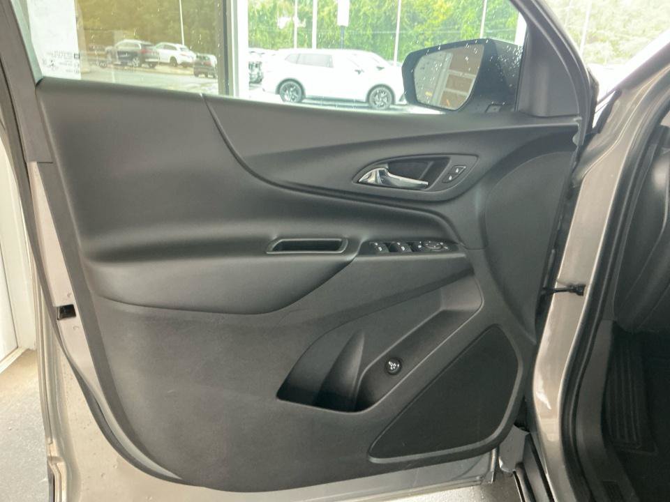 Used 2018 Chevrolet Equinox LT FWD image 35