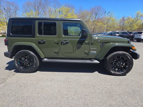 Used 2023 Jeep Wrangler Unlimited Sahara w/ Cold Weather Group AWD/4WD image 3