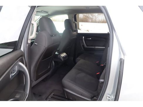 Used 2011 GMC Acadia SLE image 8