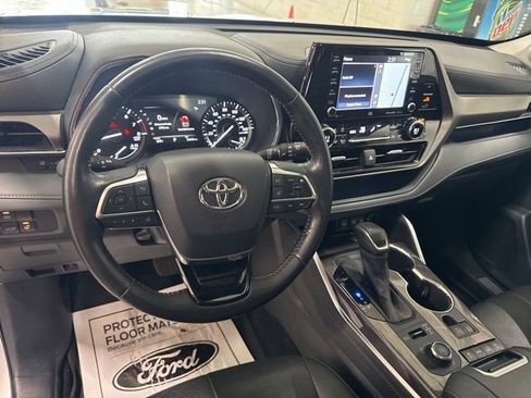 Used 2020 Toyota Highlander Limited image 28