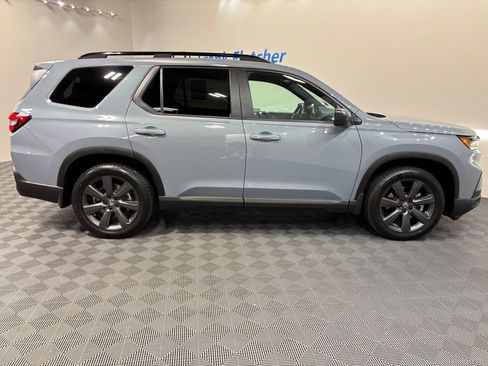 Certified 2025 Honda Pilot Sport image 7